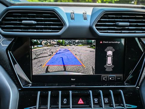 Used 2024 Lamborghini Urus S AWD/4WD image 15