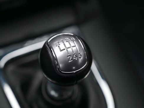 Used 2016 Ford Mustang Premium image 27