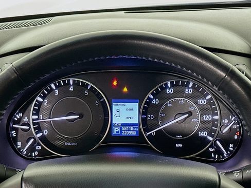 Used 2017 Nissan Armada Platinum w/ Captain Seat Package RWD image 12