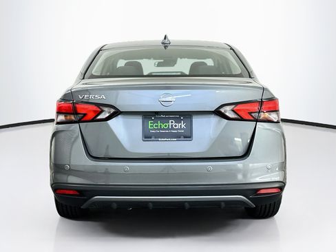 Used 2025 Nissan Versa SV FWD image 7