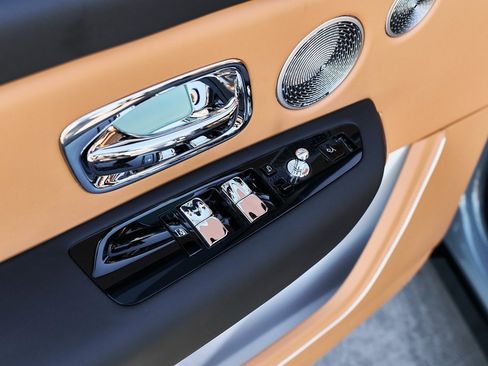 Used 2025 Rolls-Royce Cullinan image 41