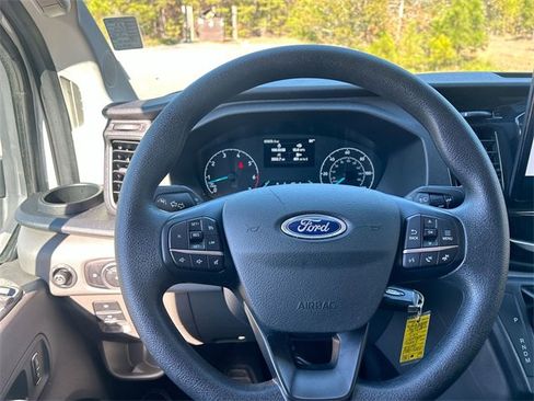 Used 2023 Ford Transit 350 XLT image 17