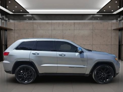 Used 2020 Jeep Grand Cherokee Limited w/ Luxury Group II image 9