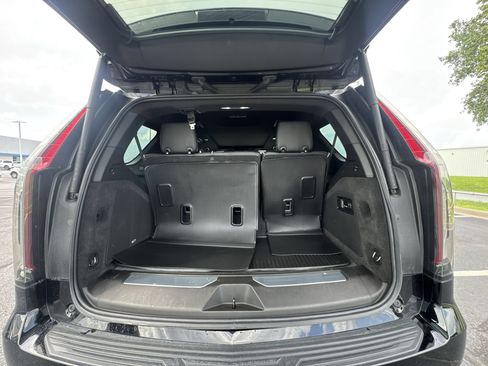 Certified 2022 Cadillac Escalade Sport w/ LPO, Floor Liner Package AWD/4WD image 25