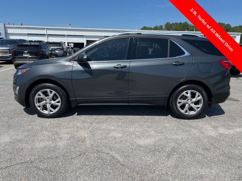 Used 2018 Chevrolet Equinox LT image 2