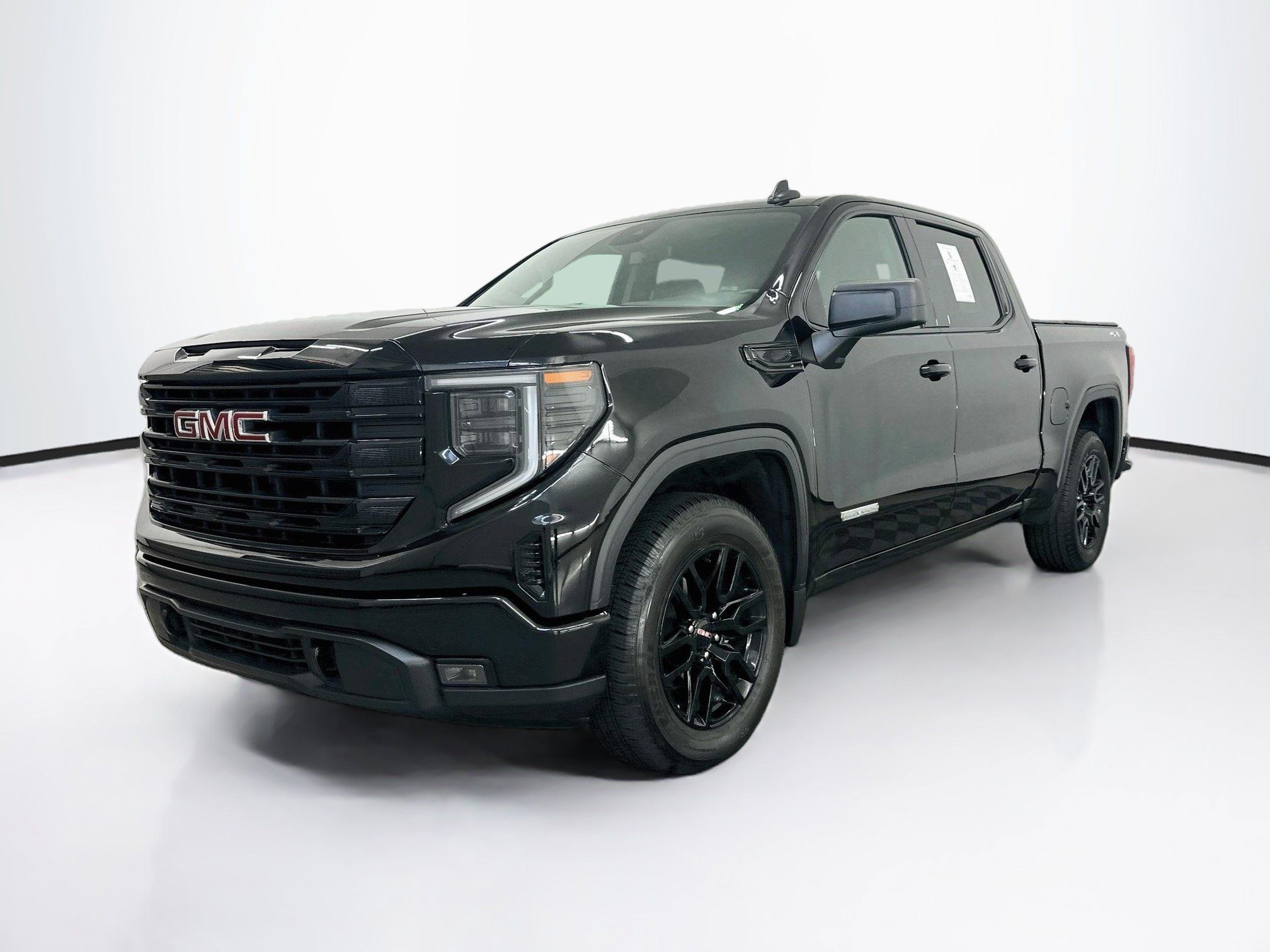 Used 2024 GMC Sierra 1500 Elevation AWD/4WD image 3
