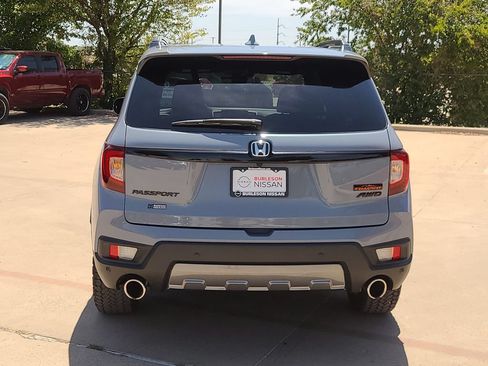 Used 2024 Honda Passport TrailSport image 3