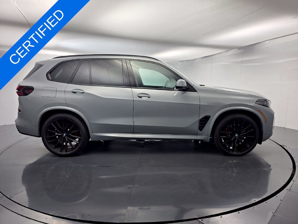 Certified 2024 BMW X5 sDrive40i w/ M Sport Package RWD image 3