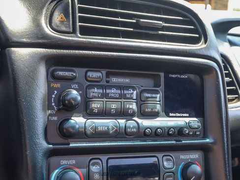 Used 1998 Chevrolet Corvette Coupe w/ Roof Pkg RWD image 36