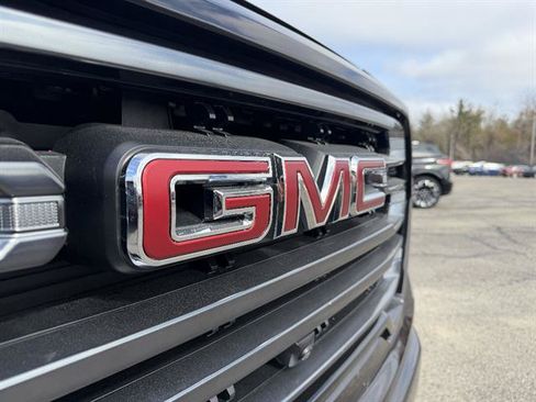 Used 2021 GMC Sierra 1500 AT4 w/ AT4 Premium Package AWD/4WD image 8