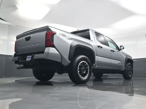 Used 2025 Toyota Tacoma TRD Off-Road image 44