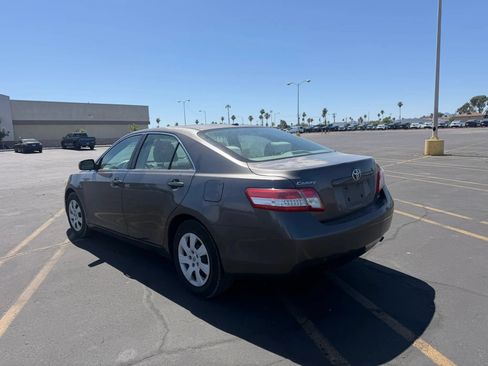 Used 2011 Toyota Camry LE FWD image 4