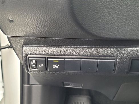 Used 2021 Toyota Corolla LE image 25