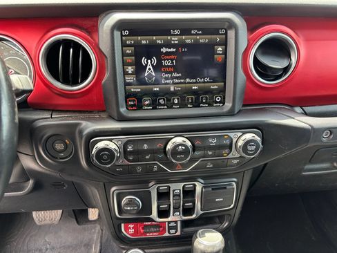 Used 2022 Jeep Gladiator Rubicon w/ LED Lighting Group AWD/4WD image 10