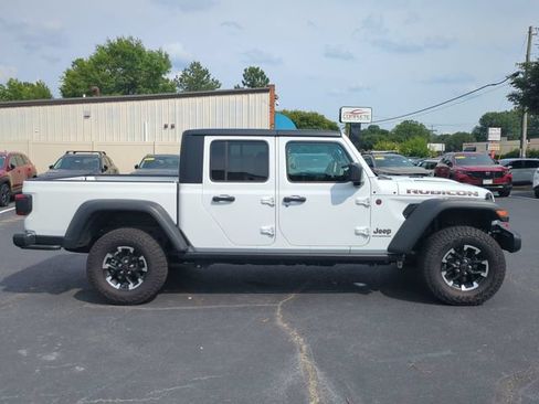 Used 2026 Jeep Gladiator Rubicon AWD/4WD image 3