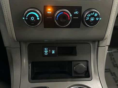 Used 2013 Chevrolet Traverse LS FWD image 33