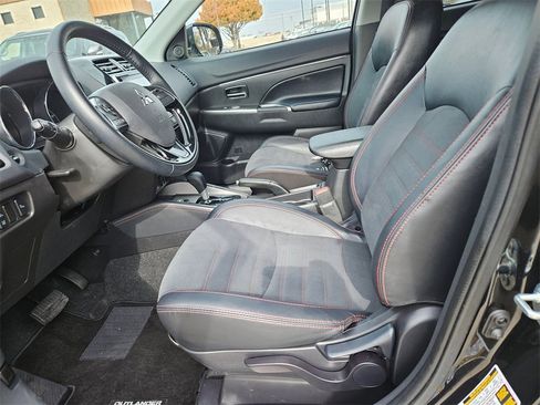 Used 2025 Mitsubishi Outlander Sport SE image 11