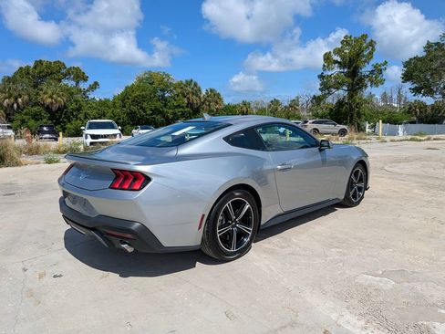 Used 2025 Ford Mustang Premium RWD image 8