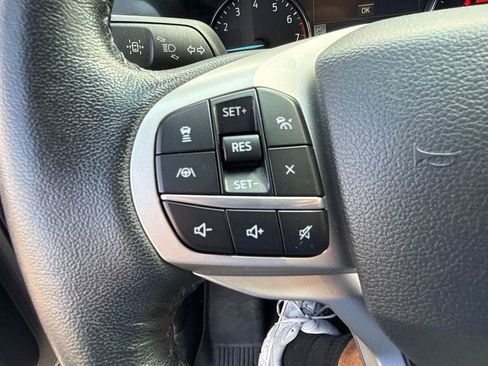 Used 2022 Ford Explorer Limited w/ Equipment Group 301A RWD image 27