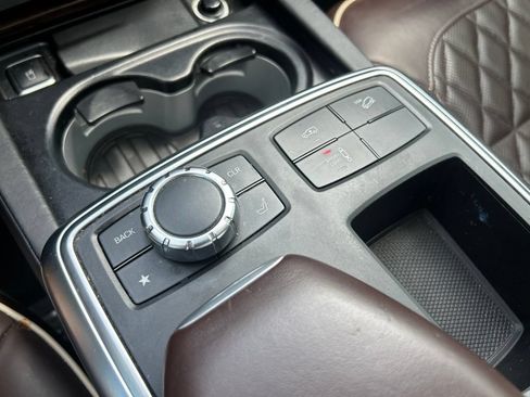 Used 2014 Mercedes-Benz GL 550 4MATIC image 40