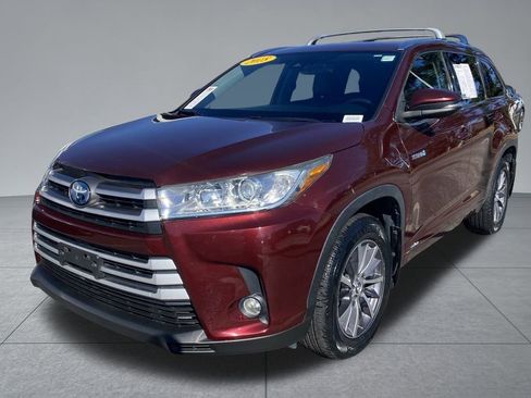 Used 2018 Toyota Highlander XLE image 2