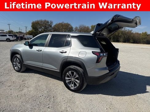 Used 2025 Chevrolet Equinox LT image 4