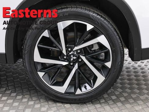 Used 2024 Mitsubishi Outlander SE image 34