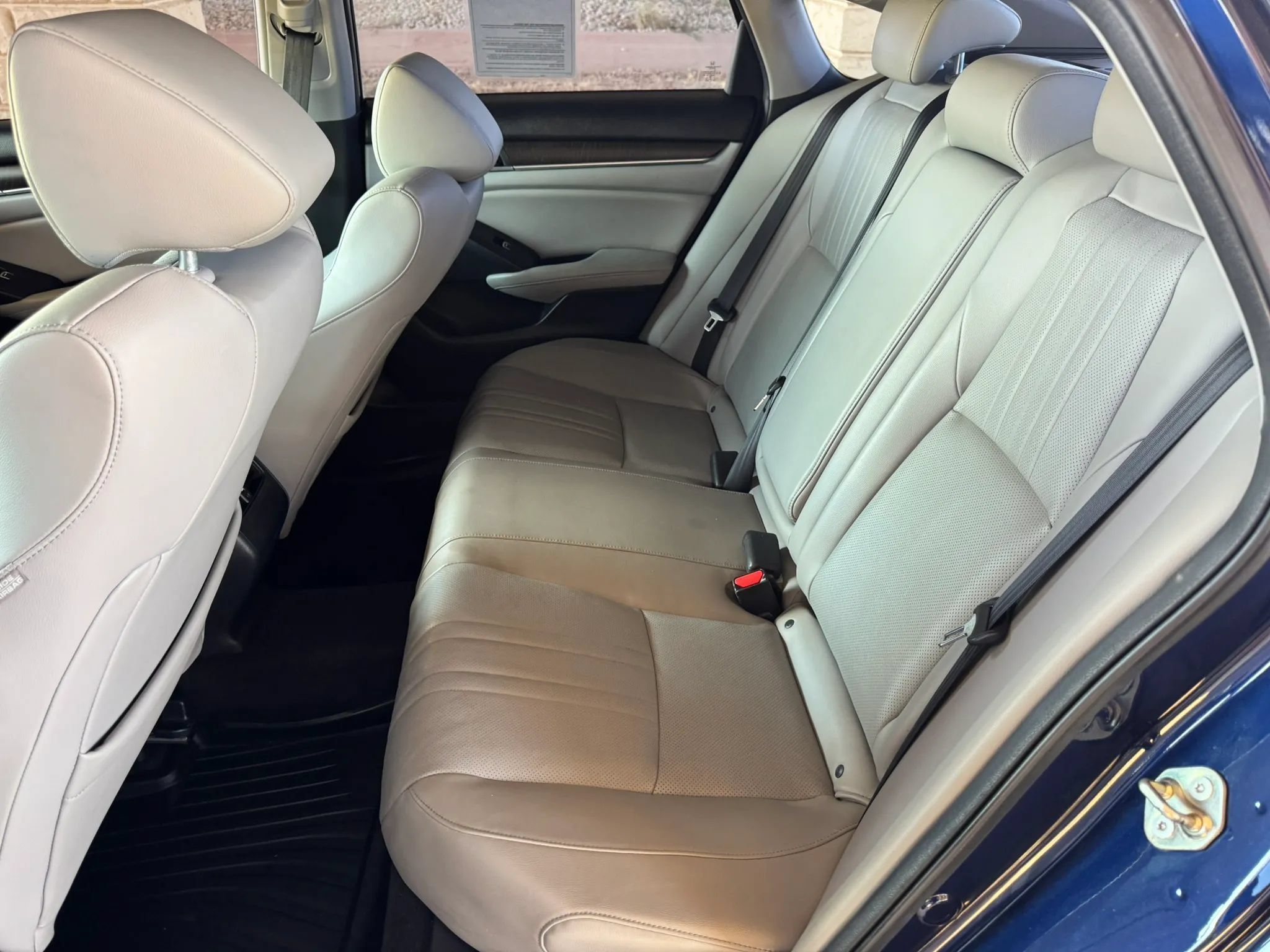 Used 2018 Honda Accord Touring image 18