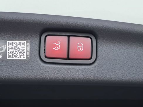 New 2026 Mercedes-Benz C 300 4MATIC Sedan image 17