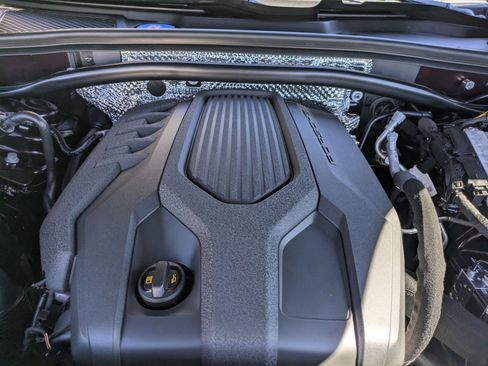 New 2026 Porsche Macan Turbo image 27