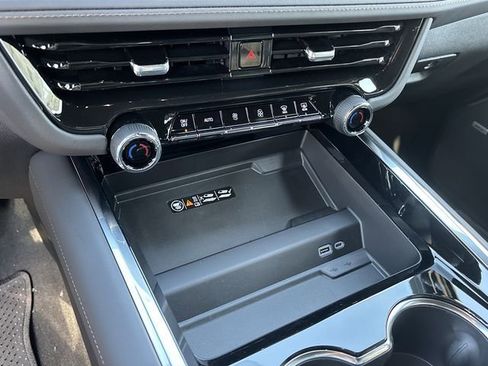 New 2026 Chevrolet Suburban High Country image 19