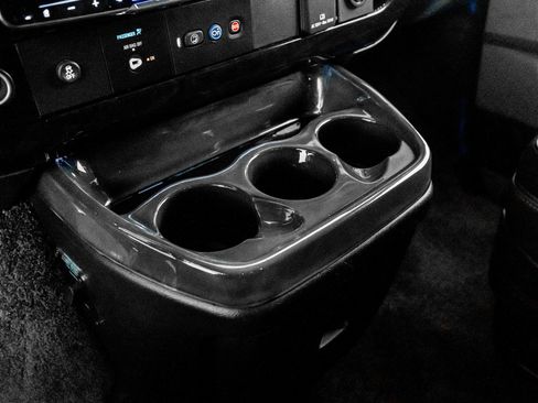 Used 2023 GMC Savana 2500 image 36