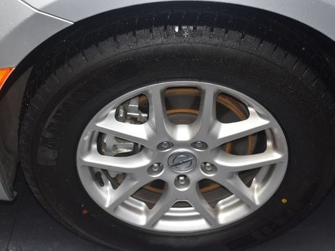 Used 2023 Chrysler Pacifica Touring-L FWD image 13