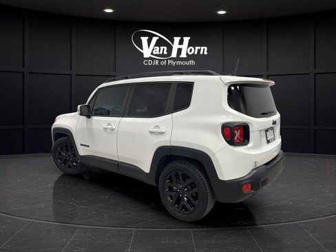 Used 2018 Jeep Renegade Altitude FWD image 5