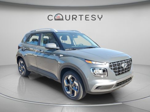 Certified 2025 Hyundai Venue SEL FWD image 6