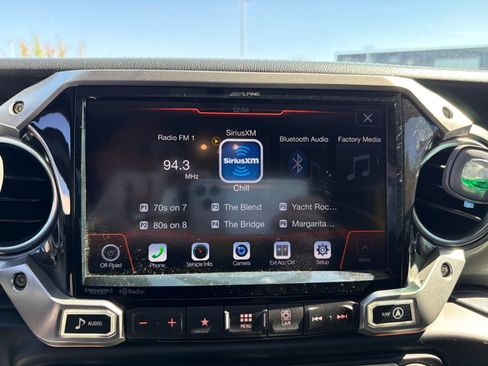 Used 2020 Jeep Wrangler Unlimited Sahara w/ Uconnect 4C Nav & Sound Group AWD/4WD image 27