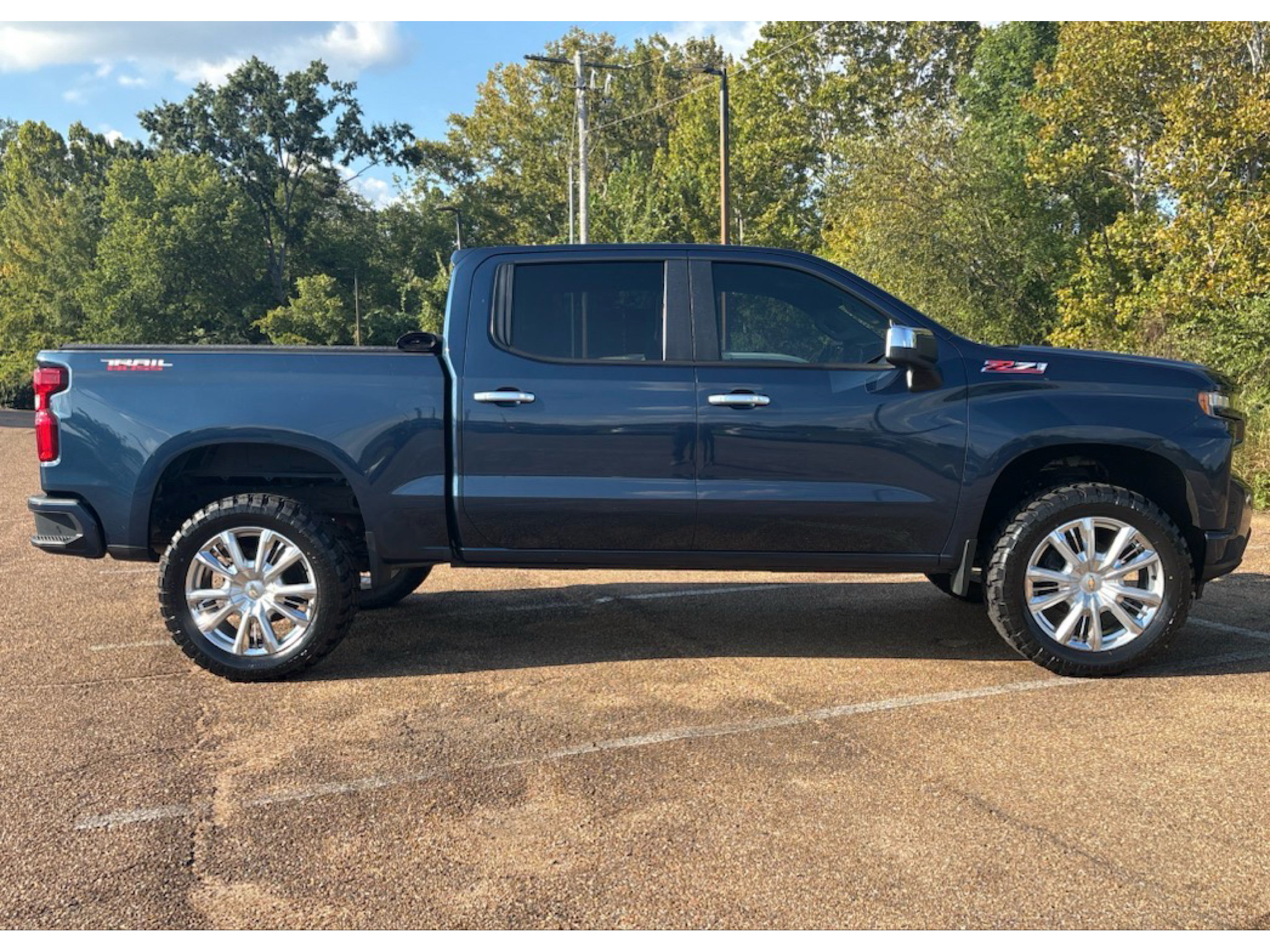 Used 2019 Chevrolet Silverado 1500 RST w/ All-Star Edition AWD/4WD image 3