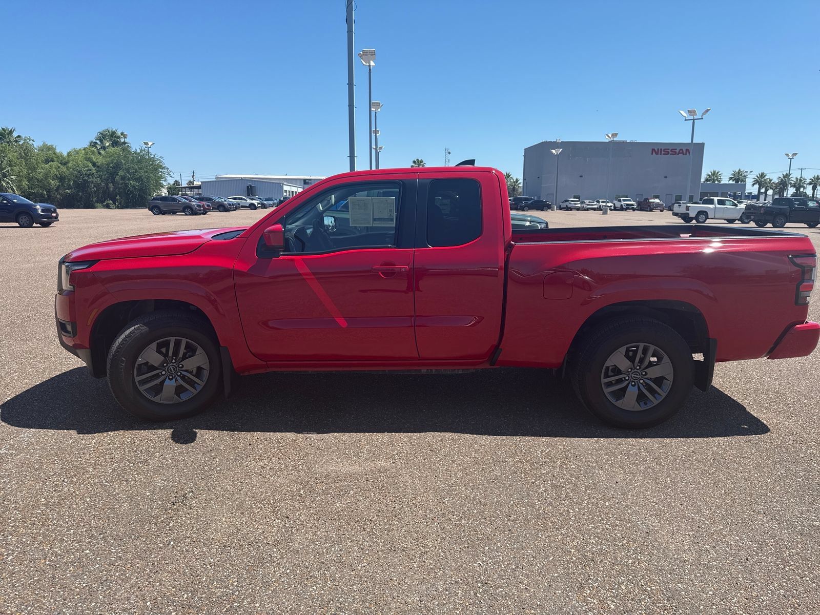 Used 2025 Nissan Frontier SV RWD image 4