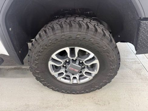 Used 2022 GMC Sierra 3500 SLT AWD/4WD image 4