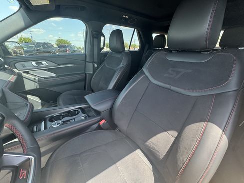 Certified 2025 Ford Explorer ST w/ Sun And Sound Package AWD/4WD image 21