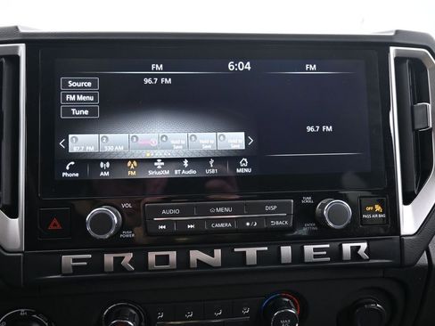 Used 2025 Nissan Frontier SV image 17