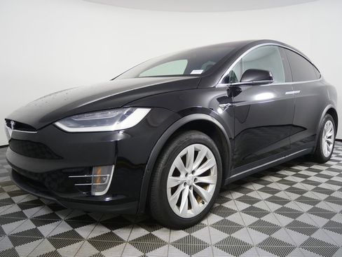 Used 2019 Tesla Model X 100D image 7