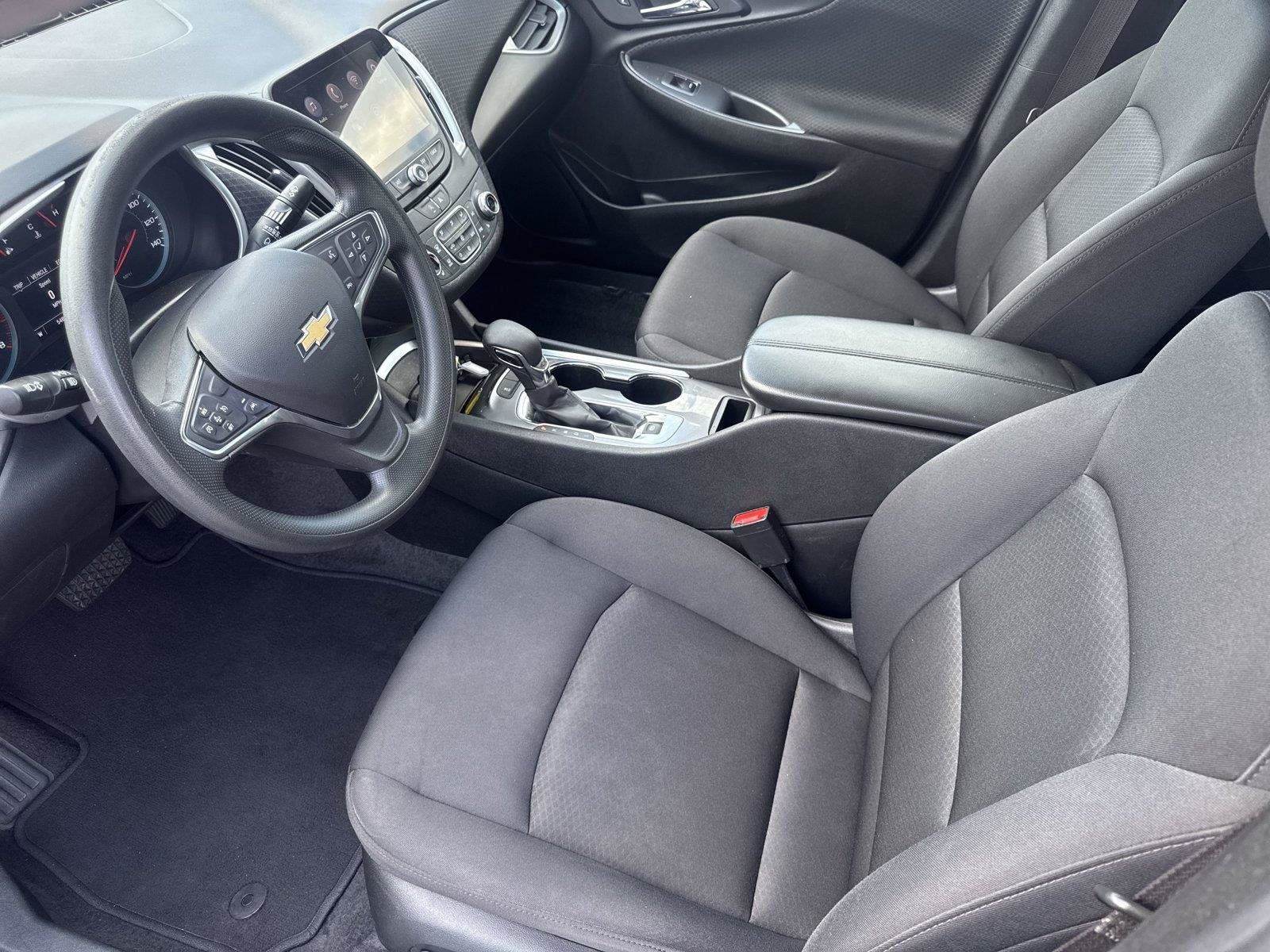 Used 2025 Chevrolet Malibu LT FWD image 9