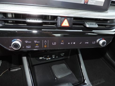 Used 2025 Kia K5 EX FWD image 22