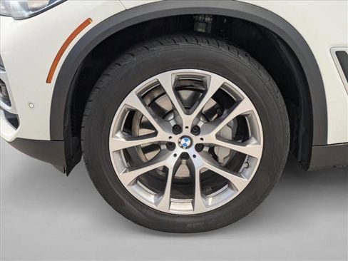 Used 2022 BMW X5 xDrive40i w/ Premium Package image 24