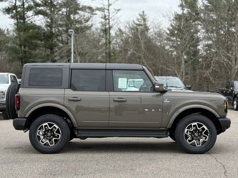 New 2025 Ford Bronco Outer Banks image 3