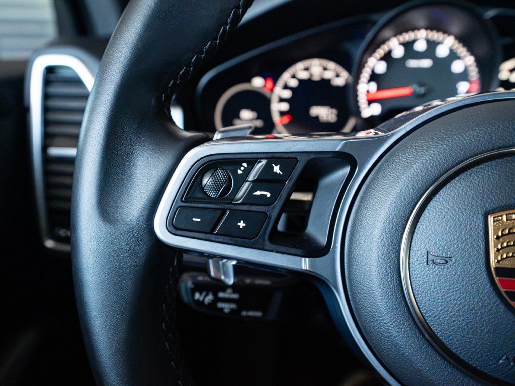 Certified 2023 Porsche Cayenne Platinum Edition AWD/4WD image 17