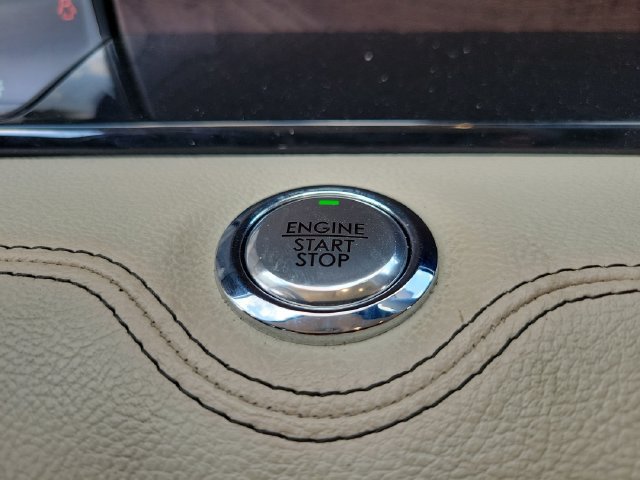 Used 2018 Lincoln Navigator Select w/ Technology Package RWD image 30