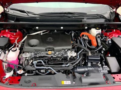 Certified 2024 Toyota RAV4 XLE Premium AWD/4WD image 31