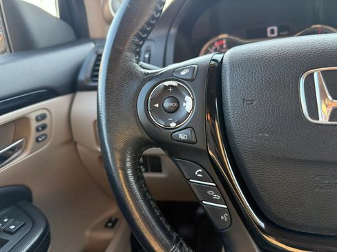 Used 2016 Honda Pilot Touring image 25